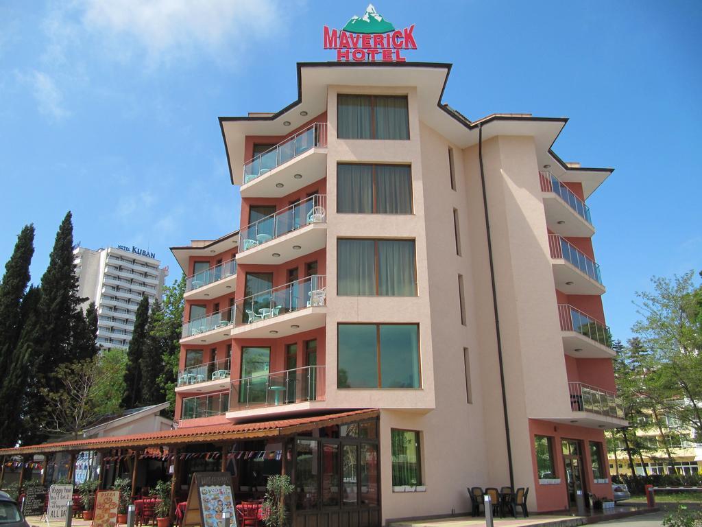 Maverick Hotel Napospart Kültér fotó